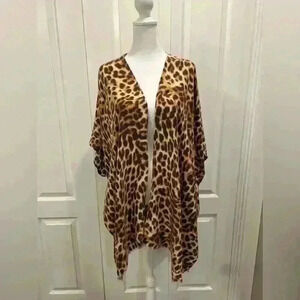 Vince Camuto animal print Kimono.